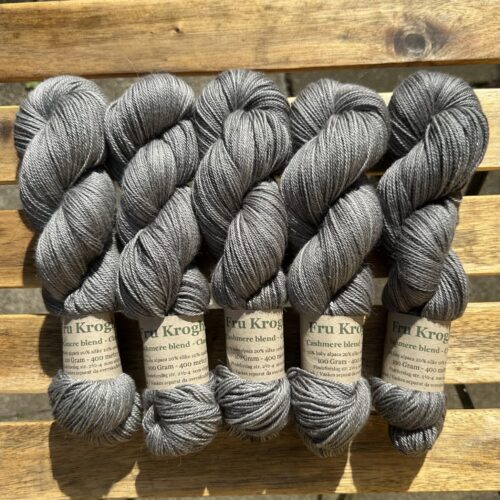 Fru Kroghs Cashmere blend classic - Deep grey